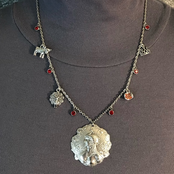 “Queen Hera" Juno Art Nouveau Goddess Greek Roman Mythology Handmade Necklace - Picture 3 of 16